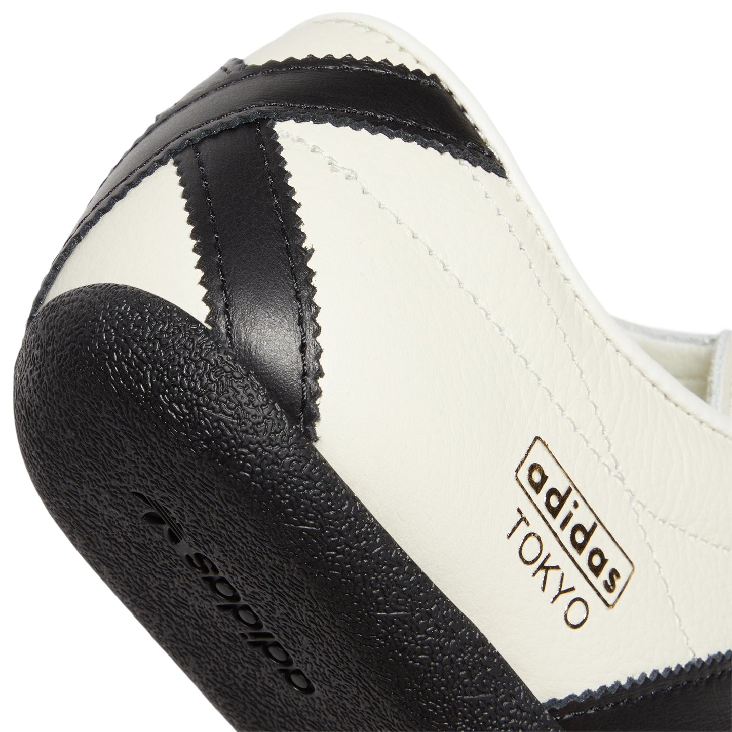 Adidas Tokyo (Owhite/Cblack/Goldmt)