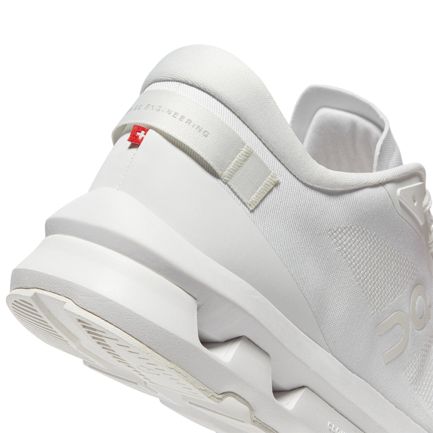 On Cloudzone (White)